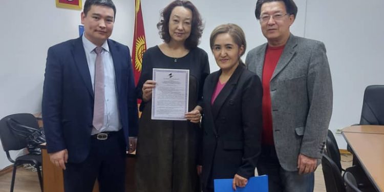 Кыргызстандык дары-дармек өндүрүүчү компания ЕАЭБдин GMP сертификатын алды