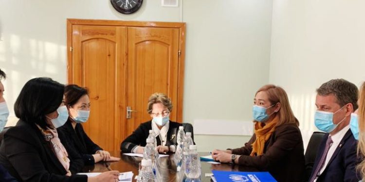 Жарандыгы жок адамдар да коронавируска каршы эмдөөдөн өтө алышат