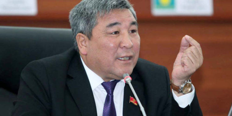 Рыскелди Момбеков: «Ажобуздун биринчи иш сапары «ачуу басарга» баргандай эле кеп»