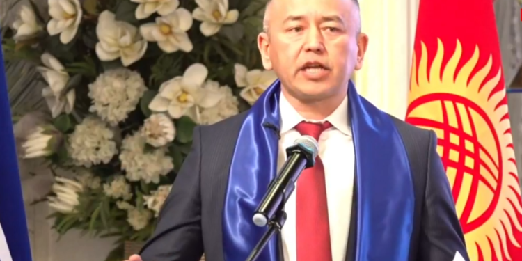 Бабур Төлбаев жергиликтүү кеңештердин шайлоосуна «Ата-Журт Кыргызстан» партиясы менен катышат