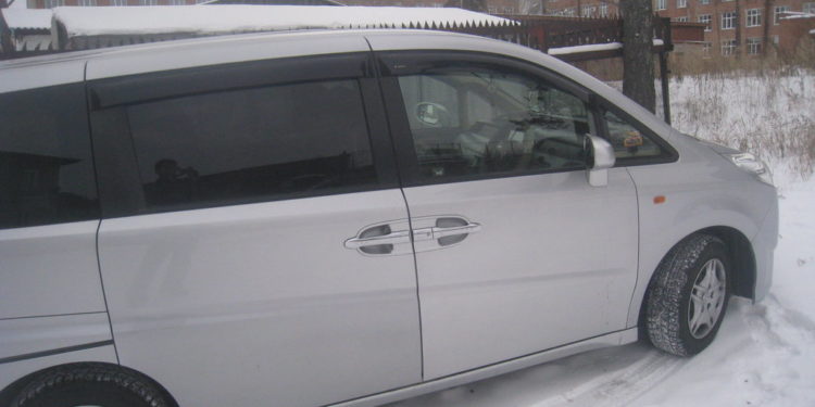 Өзгөндө жөө жүргүнчүнү сүзүп, качып кеткен айдоочу кармалды