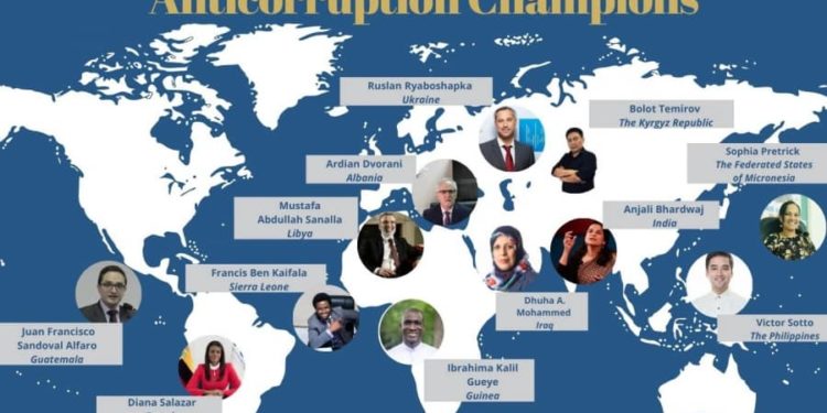 Журналист Болот Темиров АКШнын Мамлекеттик департаментинин атайын сыйлыгына ээ болду