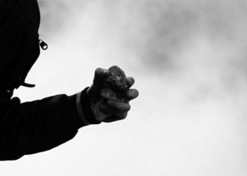 Өзгөндө 3 жаштагы баланы аёосуз сабап өлтүргөн 15 жаштагы шектүү кармалды