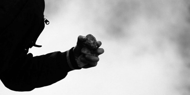 Өзгөндө 3 жаштагы баланы аёосуз сабап өлтүргөн 15 жаштагы шектүү кармалды