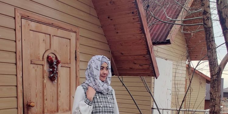 Айпери Кубик кызы наристе күтүүдө