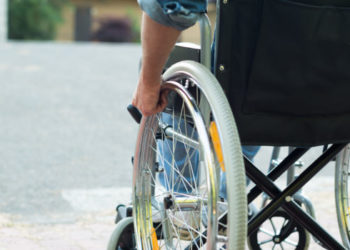 Ден соолугунун мүмкүнчүлүгү чектелген балдардын ата-энелери акыйкатчы менен жолугушту