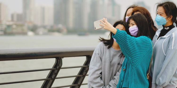 Эмне үчүн айрым адамдарга коронавирус жукпайт? 3 себеп