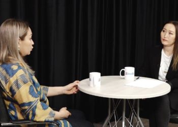 Кундуз Жолдубаева: «Атамбаев болбосо Садыр Жапаров азыр президент болот беле?»