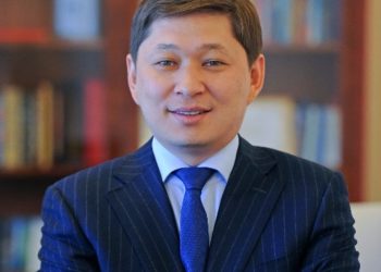 Сапар Исаков байланышка чыкты. Ал Москвада жүрөбү?