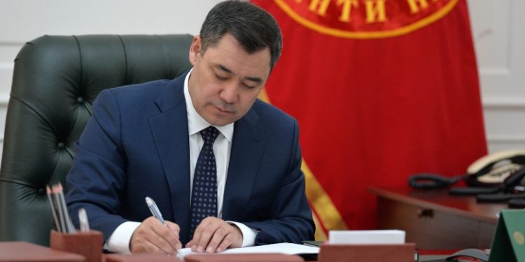 Президент Садыр Жапаров Коргоо министрлигин түздү