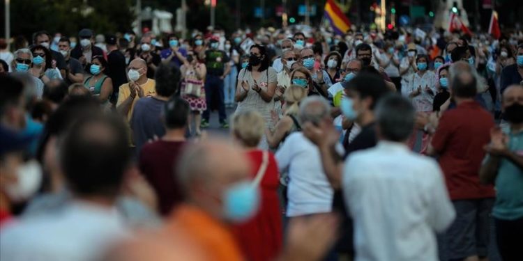 Дүйнө жүзүндө коронавирустан 2,5 миллиондон ашык адам каза тапты