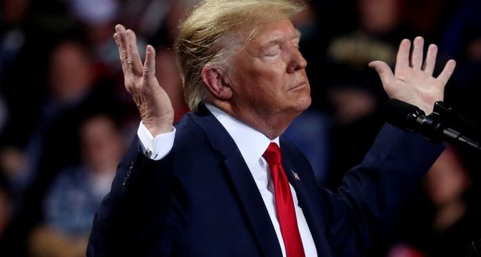Трамп өзүнө карата башталган импичмент процесстерине катышуудан баш тартты