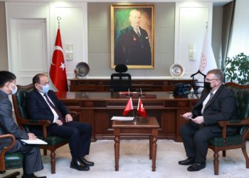 Түркия Кыргызстанга 5000 ПЦР тест берди