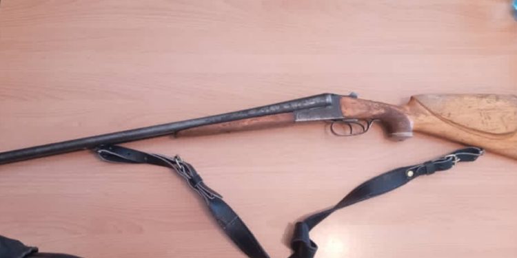 Нарындагы ок атышуу: 25 жаштагы шектүү кармалып, куралын да өткөрүп берди