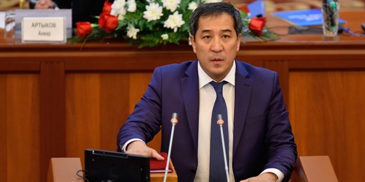 Депутат Алиярбек Абжалиев өлкөдөн бир ай мурун чыгып кеткенби?