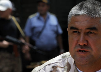 Биринчи Май райондук соту Курсан Асановдун баш коргоо чарасын карап жатат