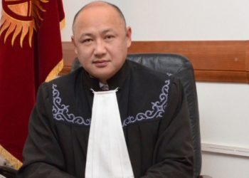 Мыйзамсыз байыган Жогорку Соттун мурдагы судьясы Камил Осмоналиевдин баш коргоо чарасы өзгөртүлдү