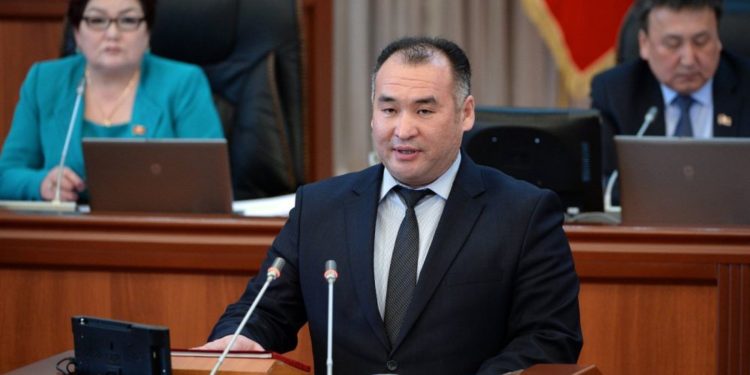 Министр: «Дүйнөдө мунайдын баасы дагы 20 пайызга өсүшү мүмкүн экени айтылды»