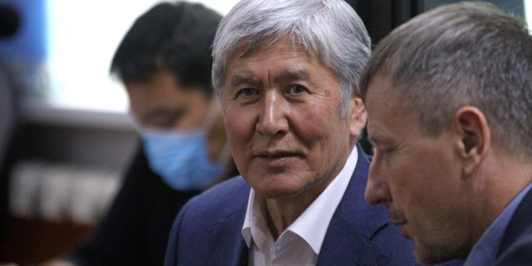 Бишкек шаардык соту Алмазбек Атамбаевди 7-апрелге чейин камакта калтырды