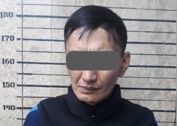 Кичи автобуста жүргүнчүнү тоногон шектүү тергөөчүнүн бөлмөсүндө чыр чыгарды