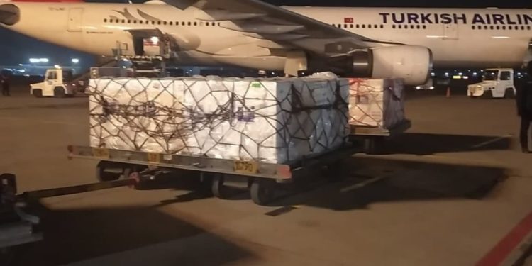 Өзбекстанга коронавируска каршы вакцина келип түштү. Видео