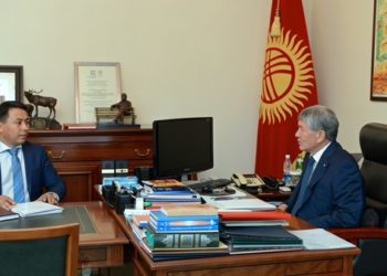 УКМК Атамбаевдин басма сөз кызматын жетектеген Алмаз Үсөновду суракка чакырды