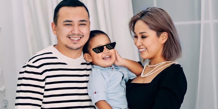 Ырчылар Адилет Эркин менен Илима Дүйшөналиева уулдуу болду