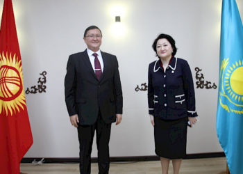 Бишкекте Кыргызстан менен Казакстандын маданият министрлери жолукту