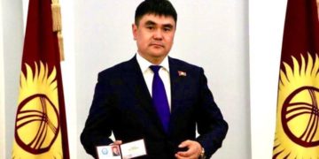 Жогорку Кеңештин депутаты Айбек Осмонов ант берди