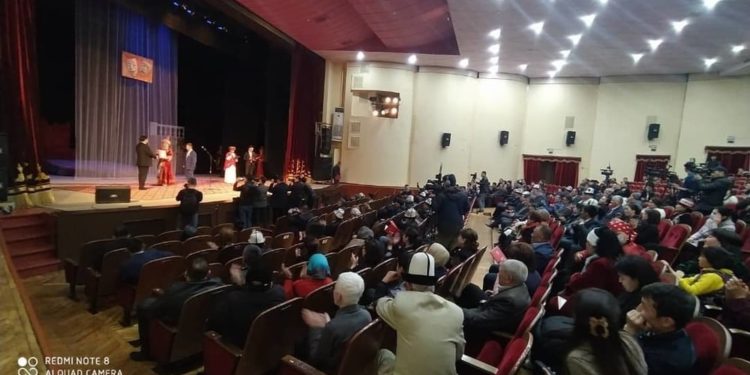 Ош шаарында Театрдын бүткүл дүйнөлүк күнүнө карата салтанаттуу иш-чара өттү