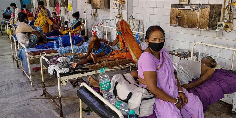 Индияда коронавирус күчөп, рекорддук саны катталды