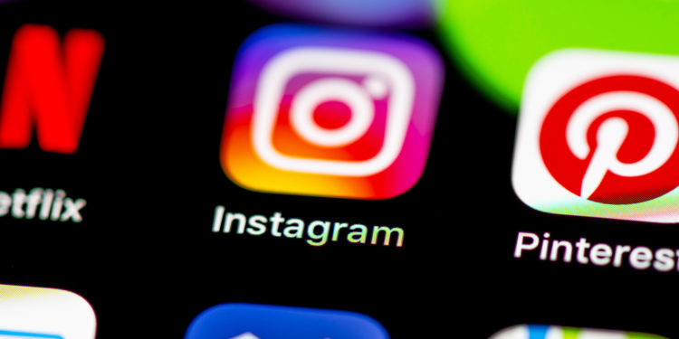 Инстаграмда чоочун адамдардын жаш балдарга кат жазуусуна тыюу салынат