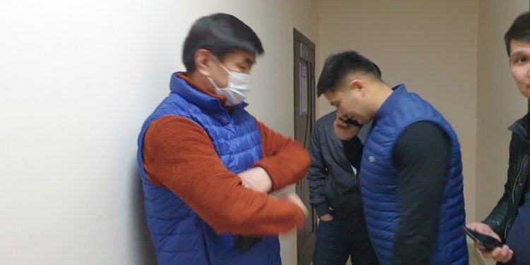 Биринчи Май райондук соту Абылгазиевдин баш коргоо чарасын карап жатат