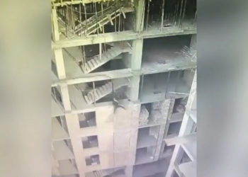 Бишкекте 9-кабаттан кулап түшкөн жигит аман калды (видео)