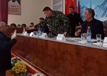 «Наам алсам, иштебей коем». Камчыбек Ташиев Кыргыз эл баатыры наамынан баш тартты