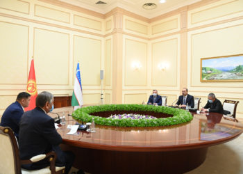 Кыргыз-өзбек чек арасын такташуу боюнча өкмөттүк делегациялардын сүйлөшүүсү башталды