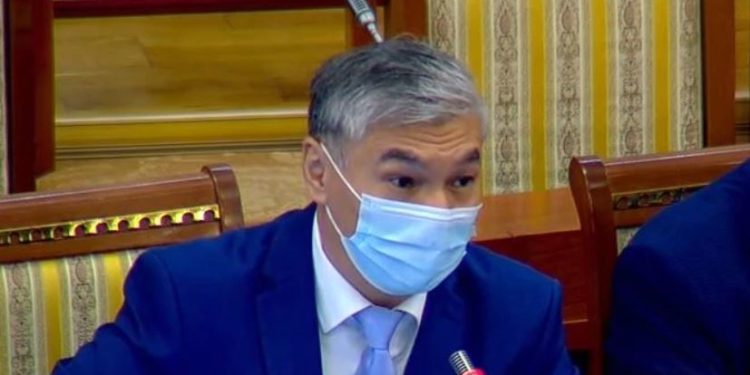 Депутаттар акыйкатчынын орун басарлыгына Султанбековдун талапкерлигин жактырган жок