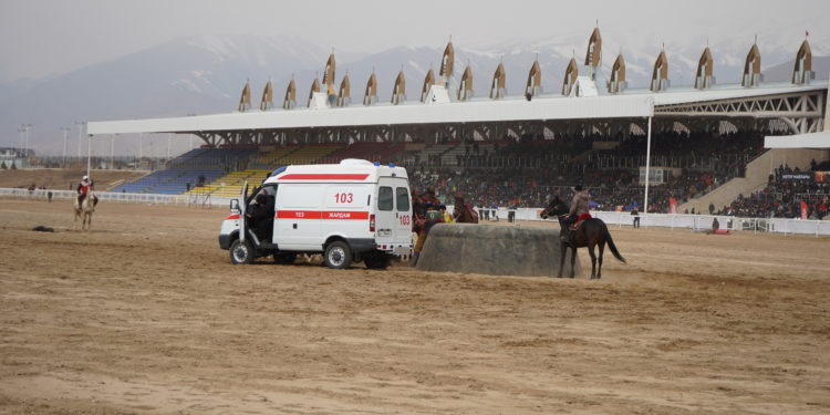 Көк бөрүдө жаракат алган улакчы Адилет Жамаевдин абалы жакшы