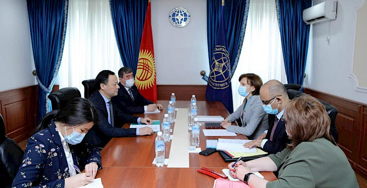 ТИМ: «Дүйнөлүк банк Кыргызстандын калкын коронавируска каршы эмдөөгө кызыкдар»