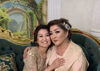 Алтынай Нарбаева кызын турмушка узатууда