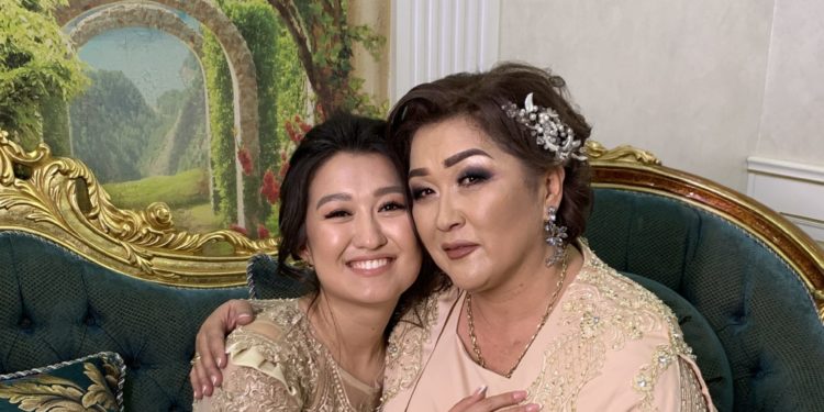 Алтынай Нарбаева кызын турмушка узатууда