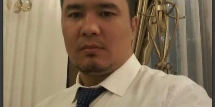 Бишкекте Тилекмат Кудайбергеновду кармап кетишти. Ал жаңы Конституцияга каршы акциянын уюштуруучусу