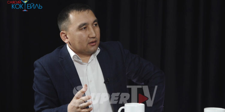 Гүлжигит Исаков: «Өзбек тарап өз жоопкерчилигин билет. Бизди алаксытуу үчүн кошумча жерлерибизди талашып жатышат»