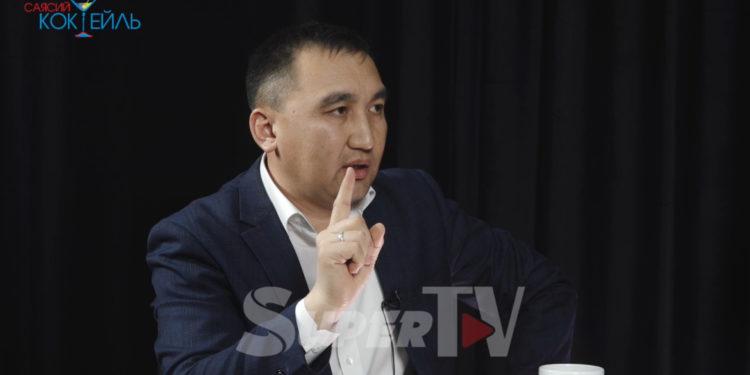 Гүлжигит Исаков: «Чек ара маселеси чечилчү жерге Ташиевдин барбай калганында бир мандем бар»
