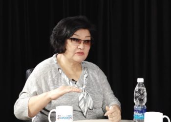 Жылдызкан Жолдошова: «Менин Жапаровго күйдүрүп айткан ачуу чындыгым — элге берген убадасын аткарса деген ой»