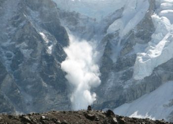 Тоолуу райондордо кар көчкү түшүү коркунучу бар