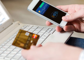 Ишкерлердин миллиондорун «шыпырып кетишкен». Бишкекте телефон алдамчылары кармалды