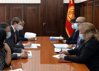 Дүйнөлүк банк өлкө мектептерине 25 миң компьютер алууга көмөктөшөт