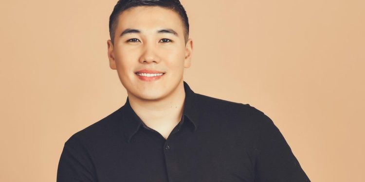 «Суукта суу кечүү кыйын болду». Омар жаңы клибин элге тартуулайт