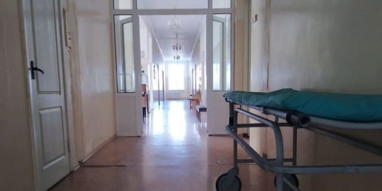 Уурулукка шектелип кармалган жаран ооруканадан качып кетти